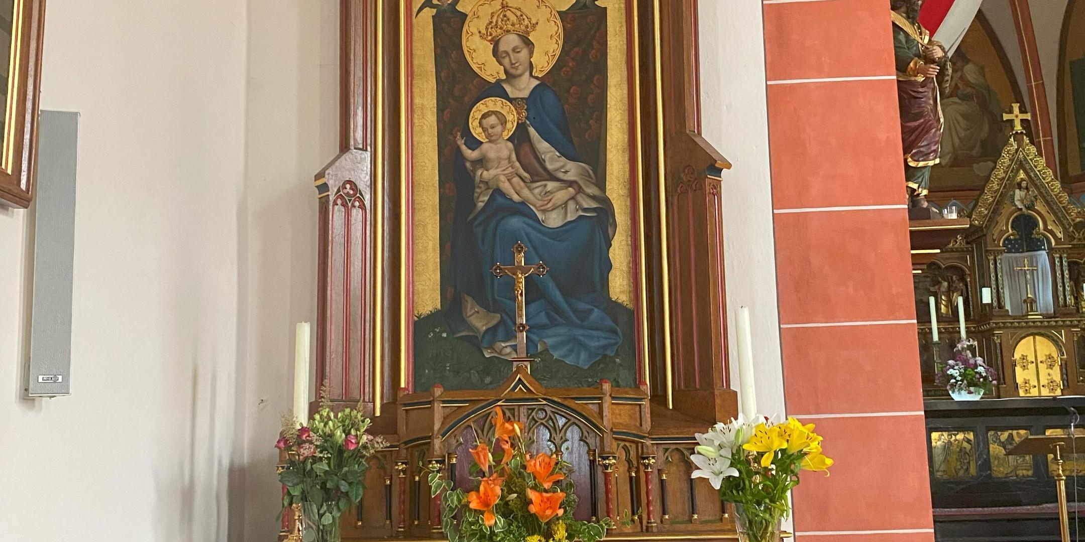 St. Bartholomäus Kreuzaltar (c) Christine Hackenberger St. Bartholomäus Kreuzaltar