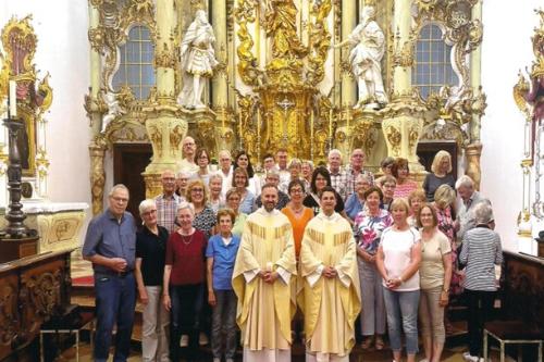 Wallfahrtsgruppe 2025, Alte Kapelle Regensburg mit Pfr. Dr. Przemyslaw Nowak